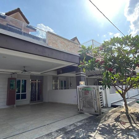 Simfoni Families Suite كواه المظهر الخارجي الصورة