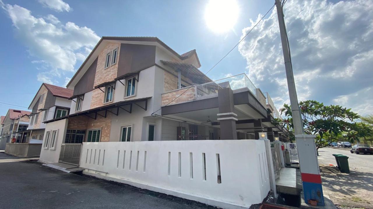 Simfoni Families Suite كواه المظهر الخارجي الصورة