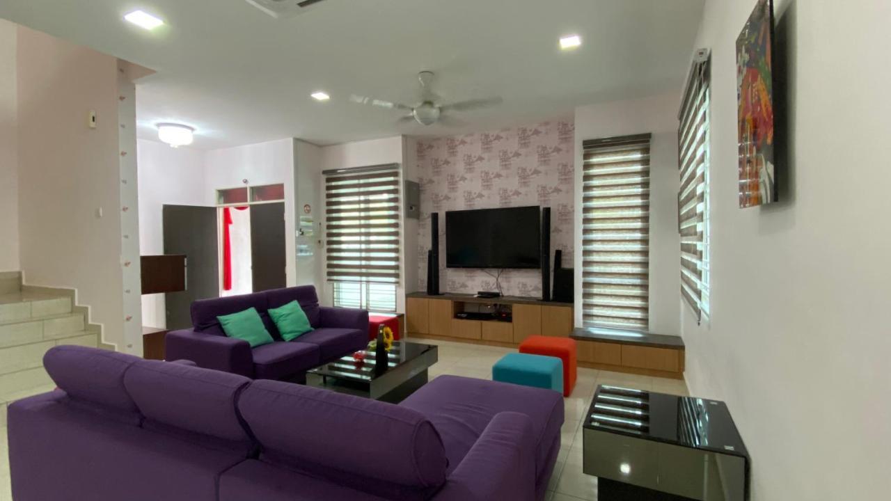 Simfoni Families Suite كواه المظهر الخارجي الصورة